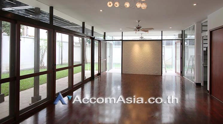  1  3 br House for rent and sale in Sukhumvit ,Bangkok BTS Thong Lo 13000372