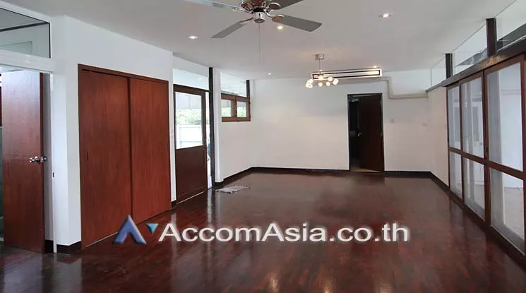  1  3 br House For Rent in sukhumvit ,Bangkok BTS Thong Lo 13000372