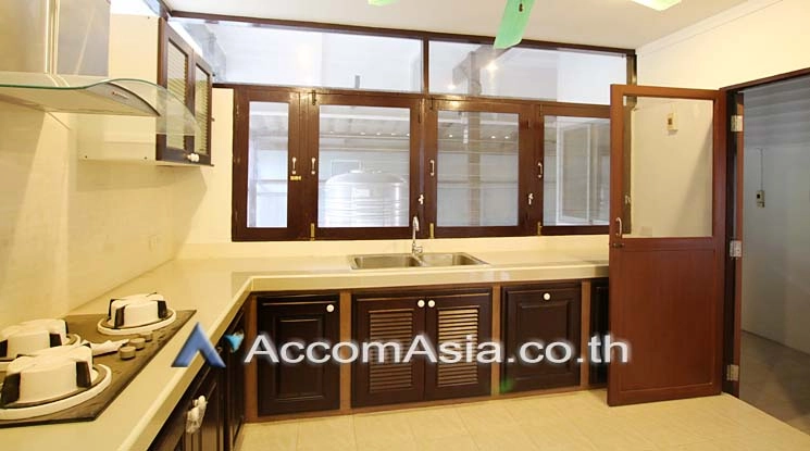 unitPet friendly |  3 Bedrooms  House For Rent & Sale in Sukhumvit, Bangkok  near BTS Thong Lo (13000372)