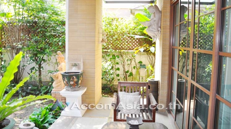 4  4 br House For Rent in Pattanakarn ,Bangkok  at Peaceful compound 13000411