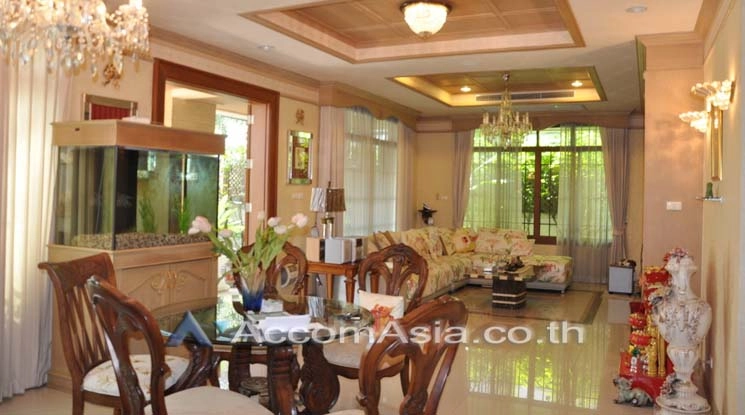 5  4 br House For Rent in Pattanakarn ,Bangkok  at Peaceful compound 13000411