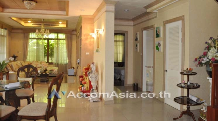 7  4 br House For Rent in Pattanakarn ,Bangkok  at Peaceful compound 13000411