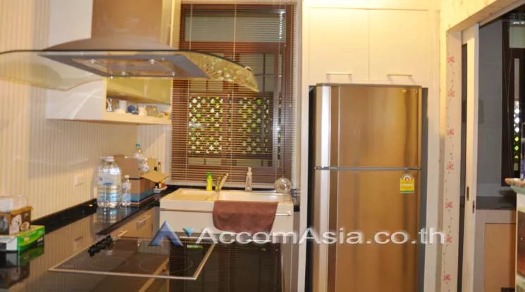 10  4 br House for rent and sale in Pattanakarn ,Bangkok  at Peaceful compound 13000411