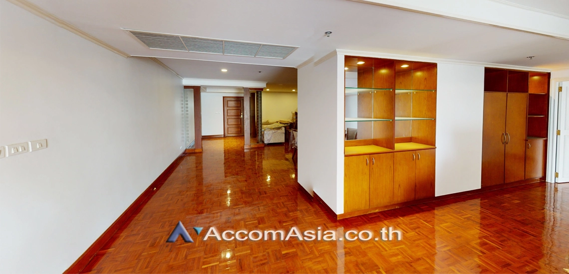 unitPet friendly | Classic condominium with spacious layout and elegant wood design at Kallista Mansion (20838) 