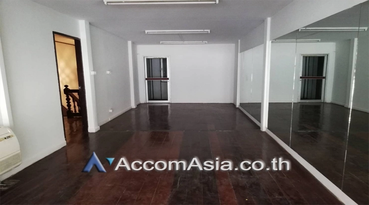 unitHome Office |  2 Bedrooms  Townhouse For Rent in Sukhumvit, Bangkok  near BTS Phrom Phong (13000481)