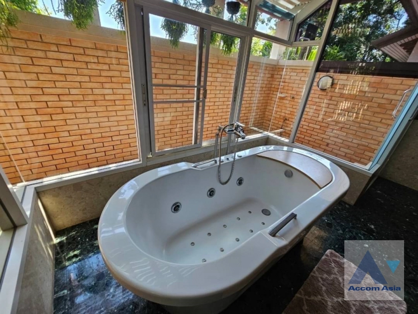 8  5 br House for rent and sale in Bang Na ,Bangkok BTS Bearing at House in compound 13000493