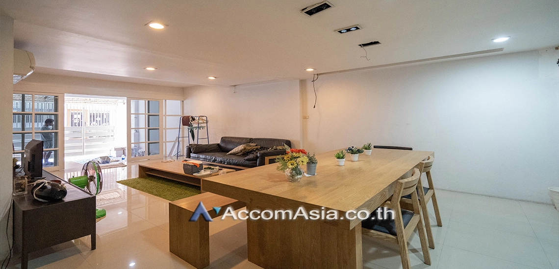 unitHome Office, Pet friendly |  4 Bedrooms  Townhouse For Rent in Sukhumvit, Bangkok  near BTS Phrom Phong (13000502)