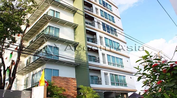 unit 3 Bedrooms  Apartment For Rent in Sukhumvit, Bangkok  near BTS Phra khanong (13000506)