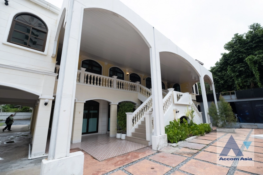  2  House For Rent in Phaholyothin ,Bangkok  13000541