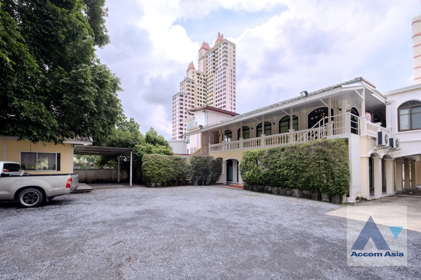 8  House For Rent in Phaholyothin ,Bangkok  13000541