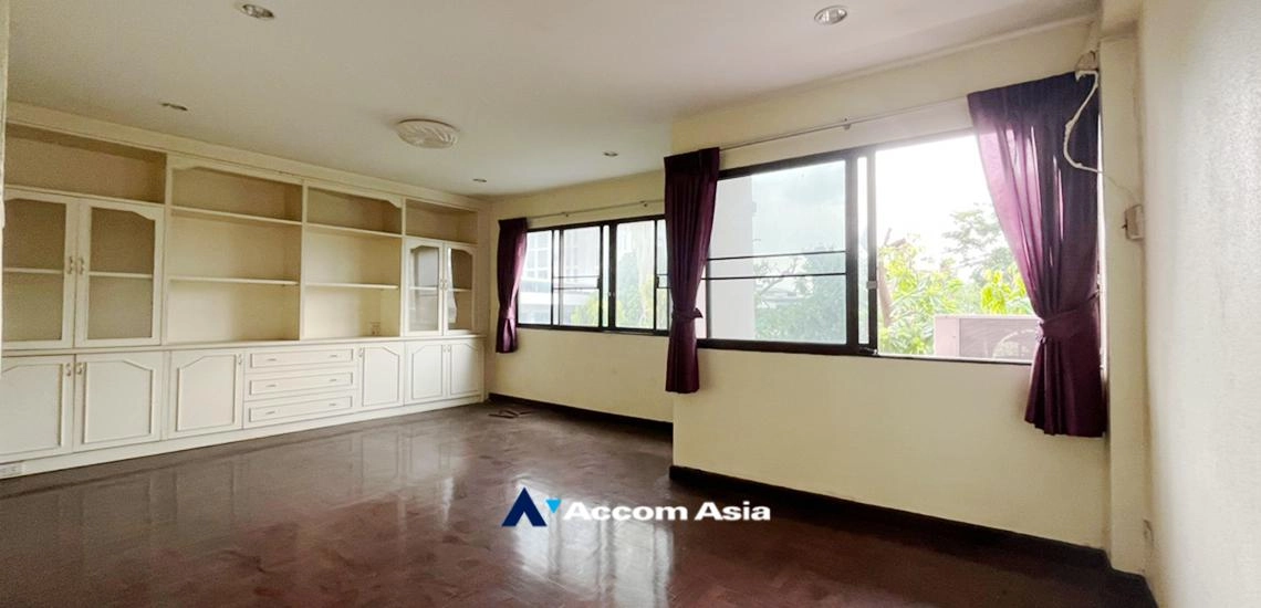 5  4 br Townhouse For Sale in Sukhumvit ,Bangkok BTS Thong Lo 13000542