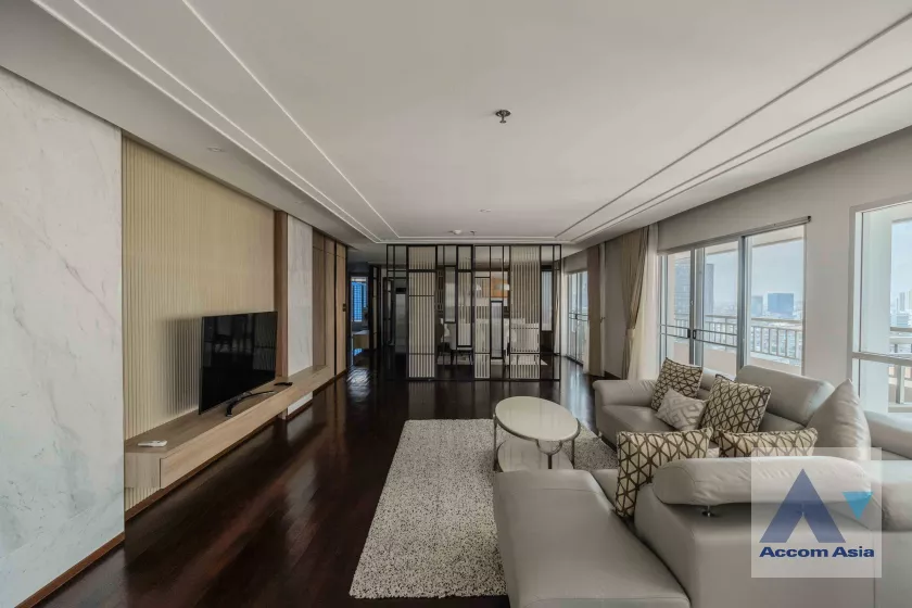  3 Bedrooms  Condominium For Rent in Sathorn, Bangkok  near BTS Sala Daeng - MRT Lumphini (13000553)