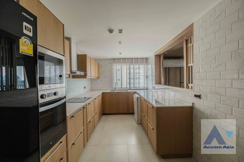 unit 3 Bedrooms  Condominium For Rent in Sathorn, Bangkok  near BTS Sala Daeng - MRT Lumphini (13000553)