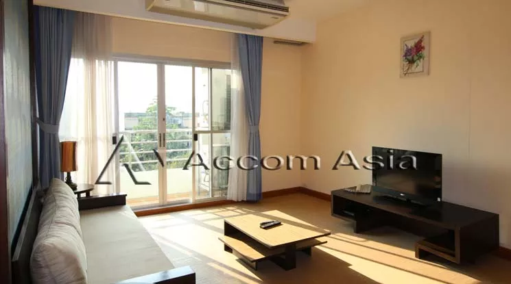  3 Bedrooms  Apartment For Rent in Sukhumvit, Bangkok  near BTS Phra khanong (13000561)