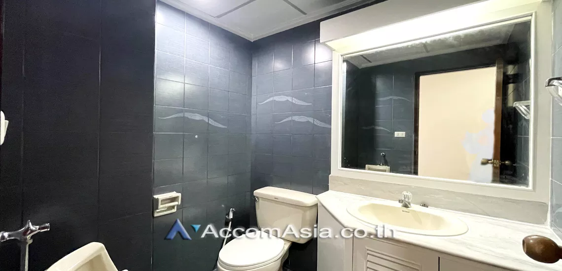 4  3 br Apartment For Rent in Sukhumvit ,Bangkok BTS Phrom Phong at Greenery garden and privacy 13000581
