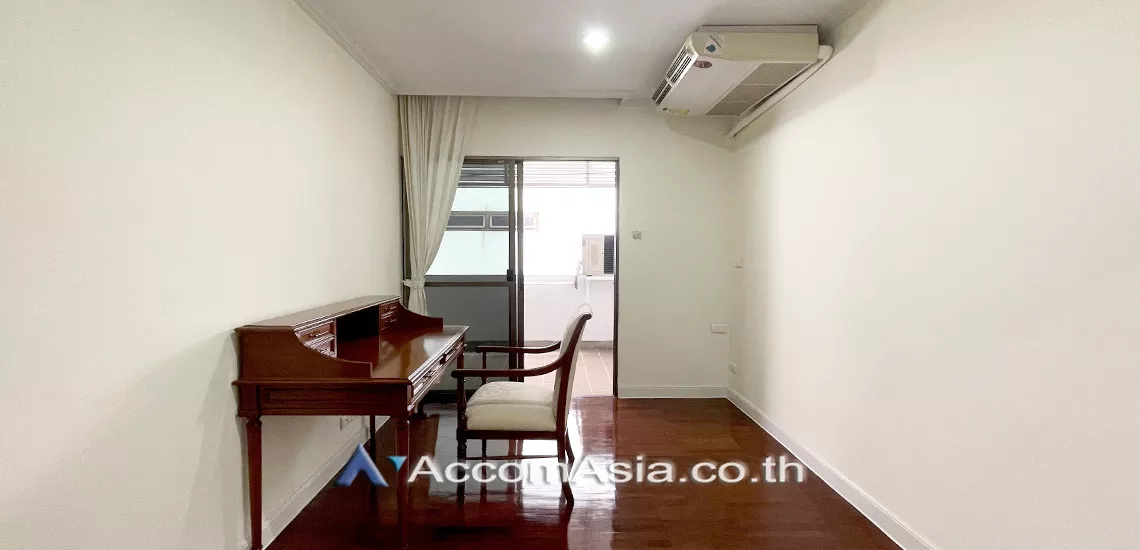 5  3 br Apartment For Rent in Sukhumvit ,Bangkok BTS Phrom Phong at Greenery garden and privacy 13000581