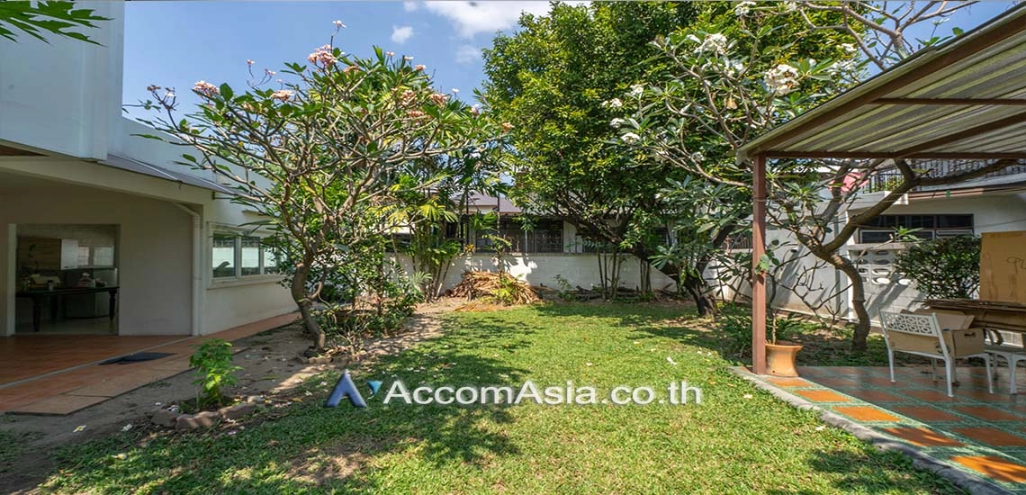 unitHome Office, Pet friendly |  3 Bedrooms  House For Rent & Sale in Sukhumvit, Bangkok  near BTS Phra khanong (13000588)