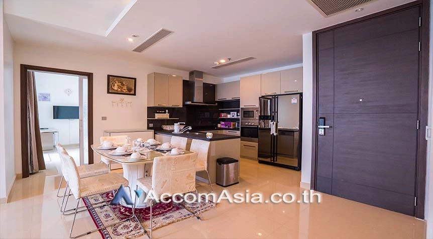 unitModern white-tone condo with city balcony in Sukhumvit at Quattro Thonglor (13000592)