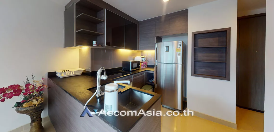  2 Bedrooms  Condominium For Rent in Sukhumvit, Bangkok  near BTS Thong Lo (13000603)