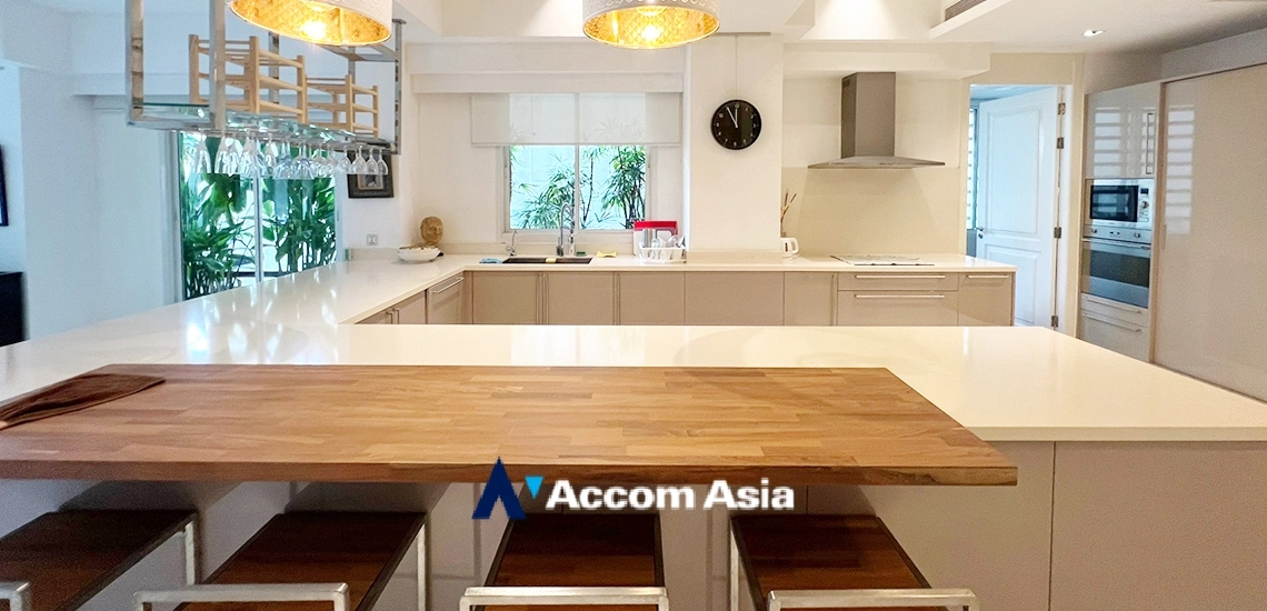 13  3 br Condominium For Sale in Sathorn ,Bangkok BTS Chong Nonsi - BRT Sathorn at Narathorn Place 13000612