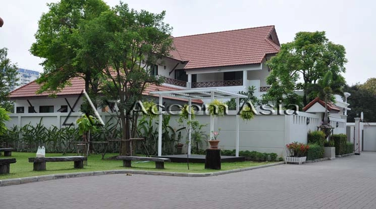  2  4 br House For Rent in New Phetchaburi ,Bangkok  13000625