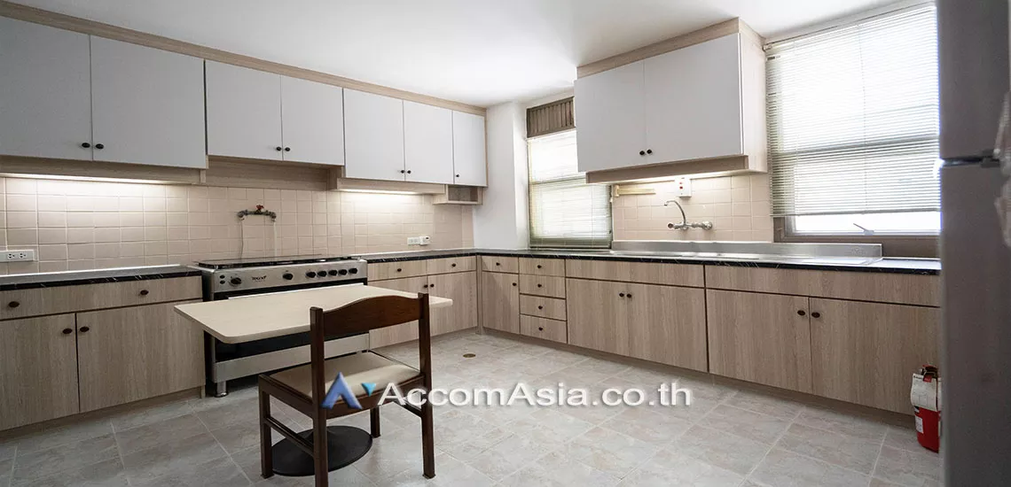  1  3 br Apartment For Rent in Sukhumvit ,Bangkok BTS Phrom Phong at Suite For Family 13000655