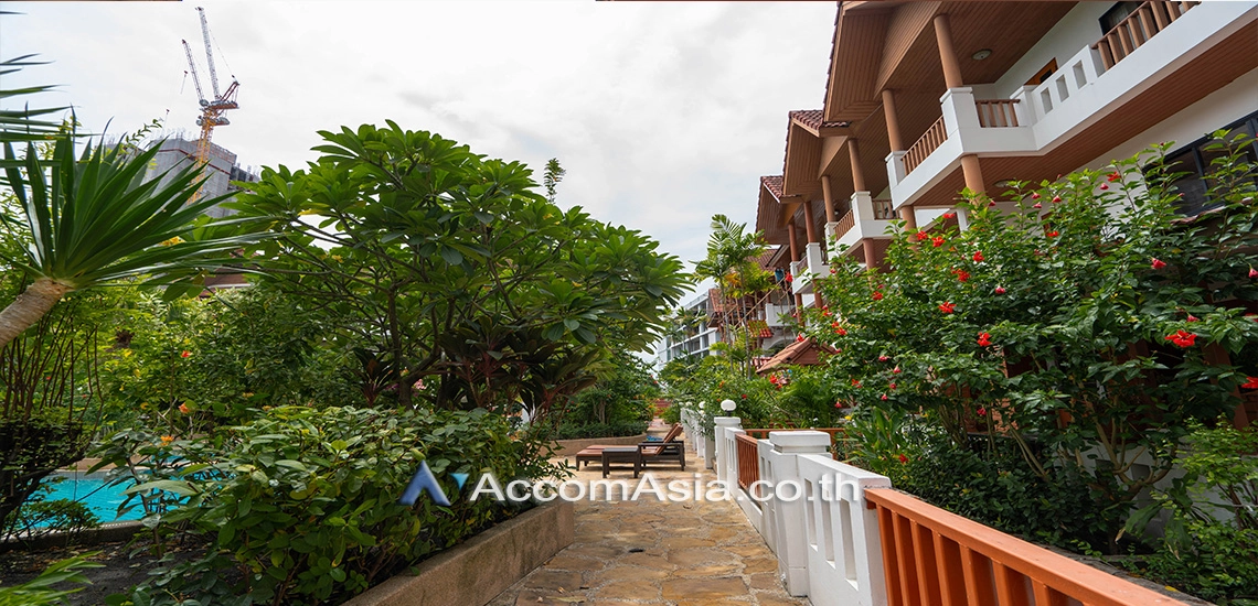 unit 3 Bedrooms  Townhouse For Rent & Sale in Sukhumvit, Bangkok  near BTS Phrom Phong (13000657)