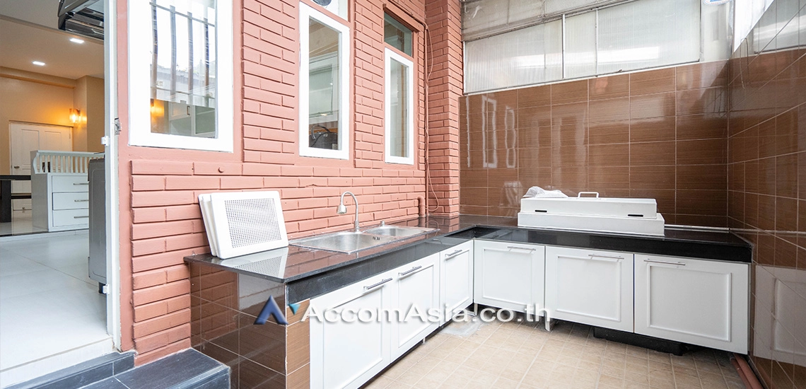 12  3 br Townhouse for rent and sale in Sukhumvit ,Bangkok BTS Phrom Phong at Villa 49 13000657