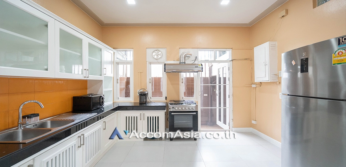 13  3 br Townhouse for rent and sale in Sukhumvit ,Bangkok BTS Phrom Phong at Villa 49 13000657