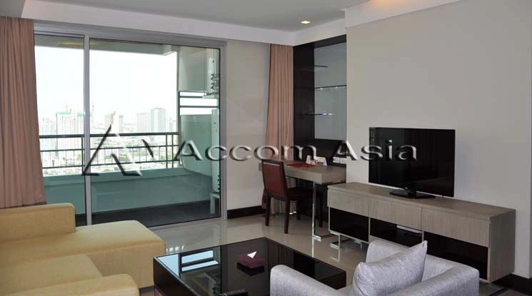  3 Bedrooms  Apartment For Rent in Sukhumvit, Bangkok  near BTS Ekkamai (13000662)
