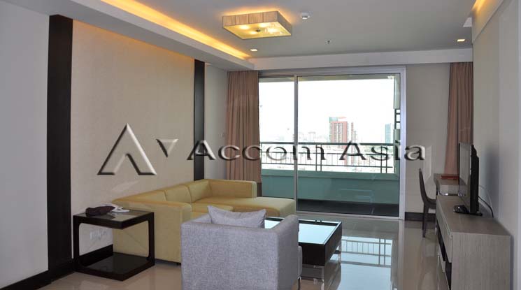 unit 3 Bedrooms  Apartment For Rent in Sukhumvit, Bangkok  near BTS Ekkamai (13000663)