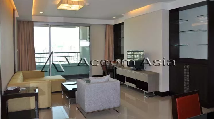  3 Bedrooms  Apartment For Rent in Sukhumvit, Bangkok  near BTS Ekkamai (13000663)