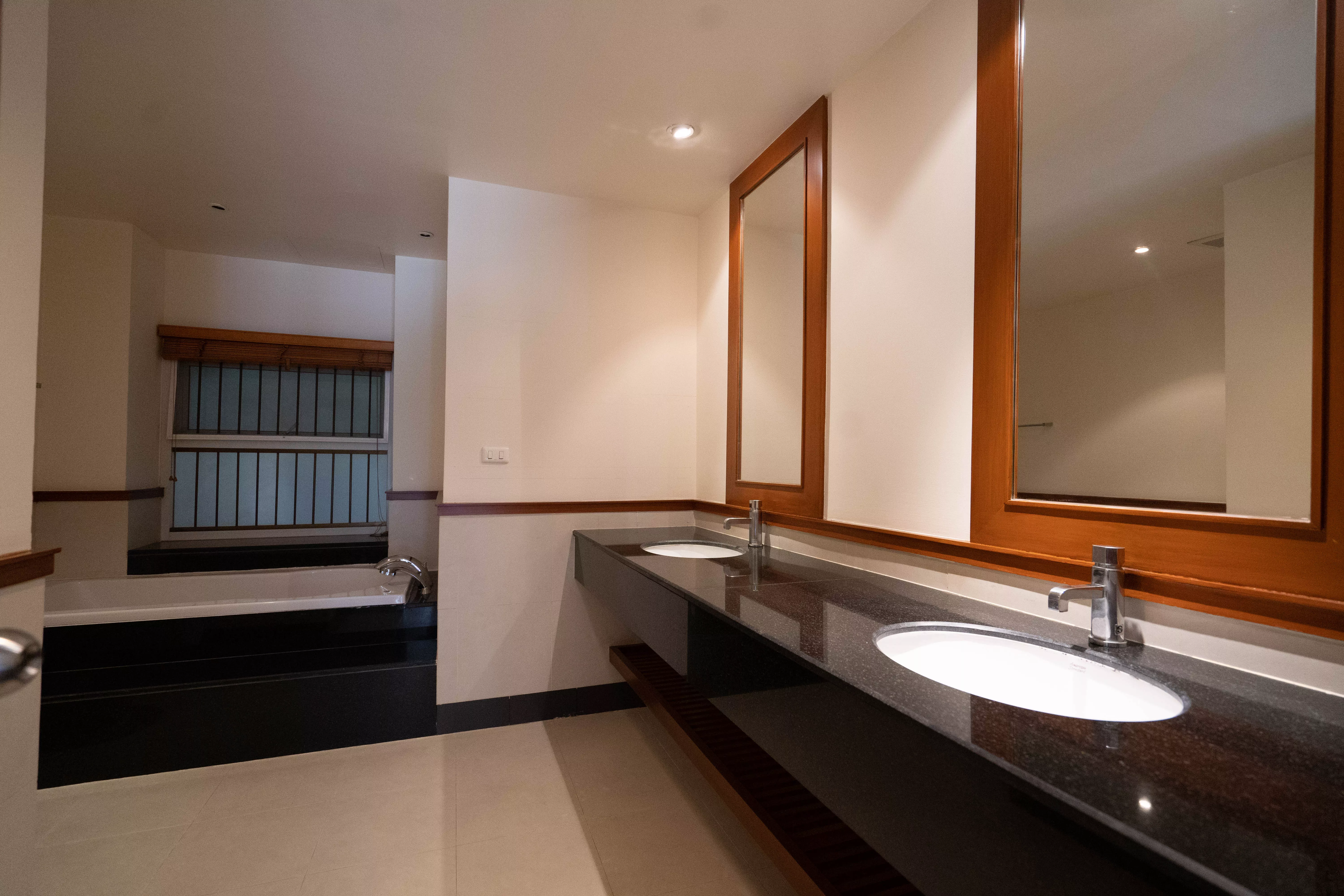 12  3 br Apartment For Rent in Sathorn ,Bangkok BTS Chong Nonsi at Quality Of Living 13000664