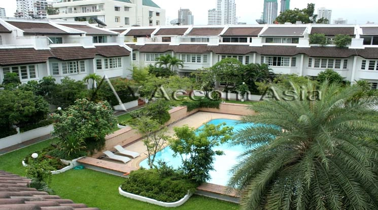 unit 4 Bedrooms  Townhouse For Rent in Sukhumvit, Bangkok  near MRT Phetchaburi (13000676)