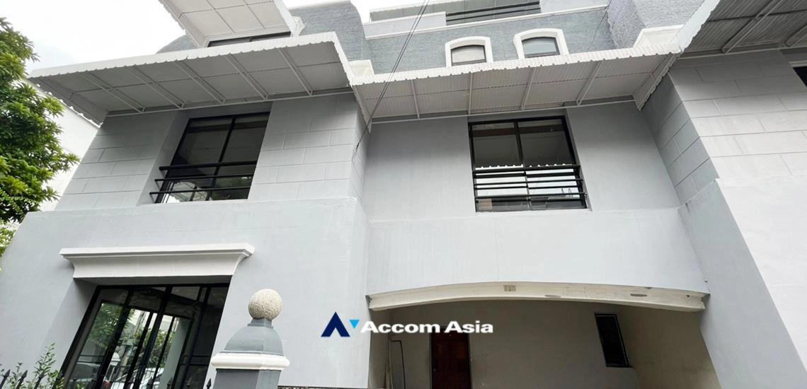  1  6 br Townhouse For Sale in Sukhumvit ,Bangkok BTS Ekkamai 40111