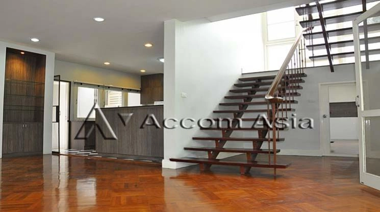 unitHome Office |  4 Bedrooms  House For Rent in Sukhumvit, Bangkok  near BTS Ekkamai (90352)