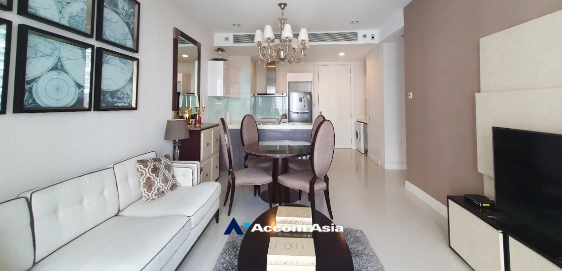  2 Bedrooms  Condominium For Rent in Ploenchit, Bangkok  near BTS Chitlom (13000784)