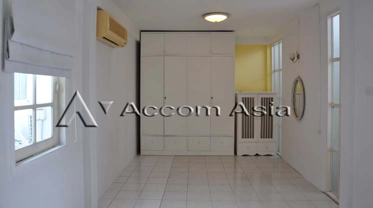 10  5 br Townhouse For Rent in Sukhumvit ,Bangkok BTS Ekkamai 13000795