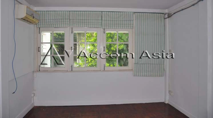 13  5 br Townhouse For Rent in Sukhumvit ,Bangkok BTS Ekkamai 13000795