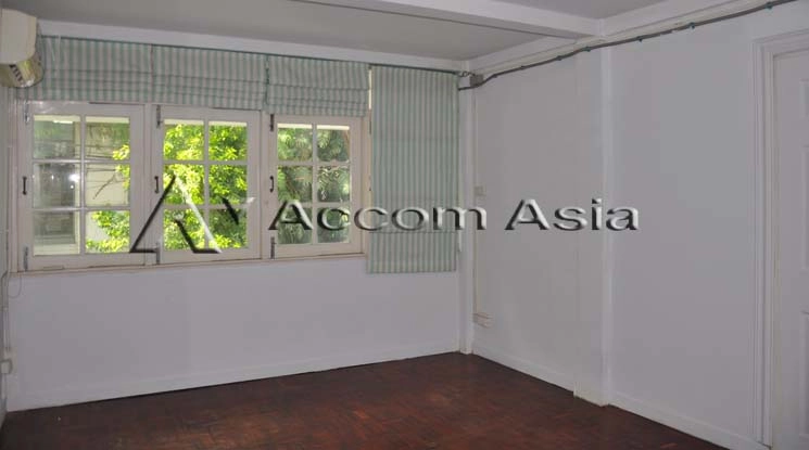 12  5 br Townhouse For Rent in Sukhumvit ,Bangkok BTS Ekkamai 13000795