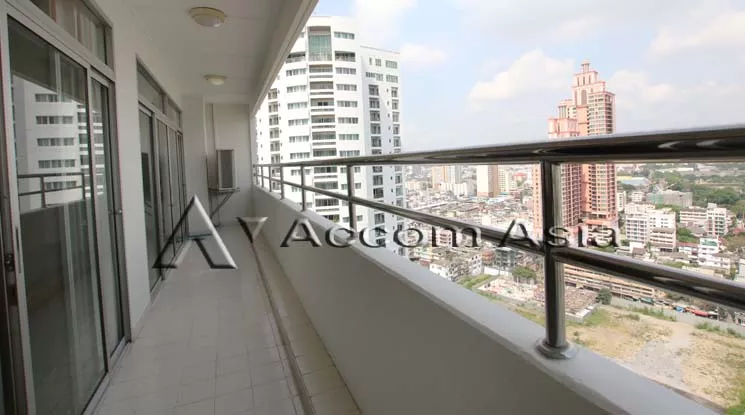 unit 3 Bedrooms  Apartment For Rent in Sukhumvit, Bangkok  near BTS Phrom Phong (13000815)