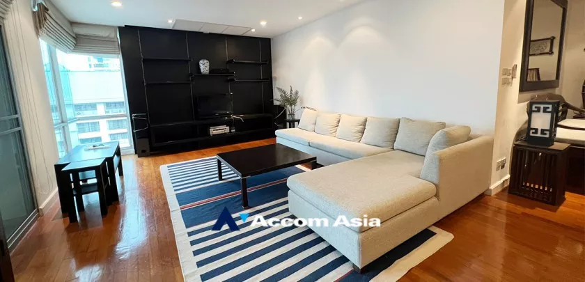 Pet friendly |  2 Bedrooms  Condominium For Rent in Ploenchit, Bangkok  near BTS Chitlom (13000840)