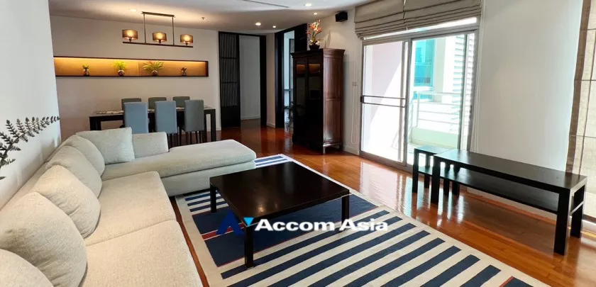 Pet friendly |  2 Bedrooms  Condominium For Rent in Ploenchit, Bangkok  near BTS Chitlom (13000840)