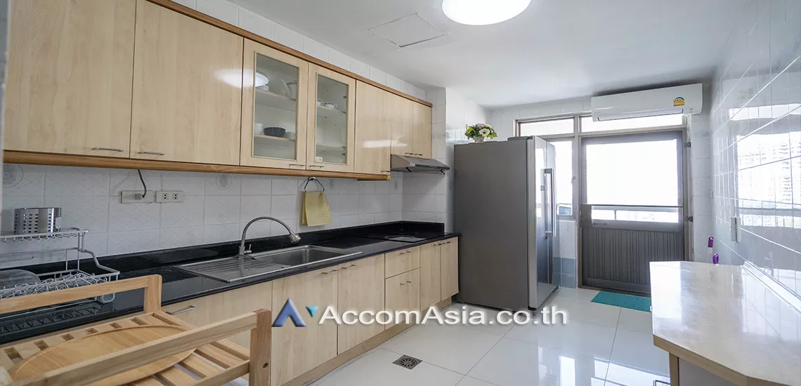 unit 3 Bedrooms  Condominium For Rent in Sukhumvit, Bangkok  near BTS Phrom Phong (13000859)