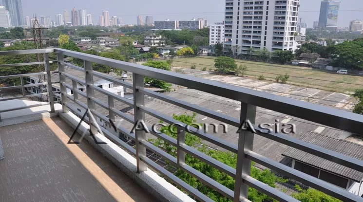 unit 3 Bedrooms  Apartment For Rent in Ploenchit, Bangkok  near BTS Ploenchit (13000862)