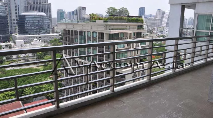 3 Bedrooms  Apartment For Rent in Ploenchit, Bangkok  near BTS Ploenchit (13000863)