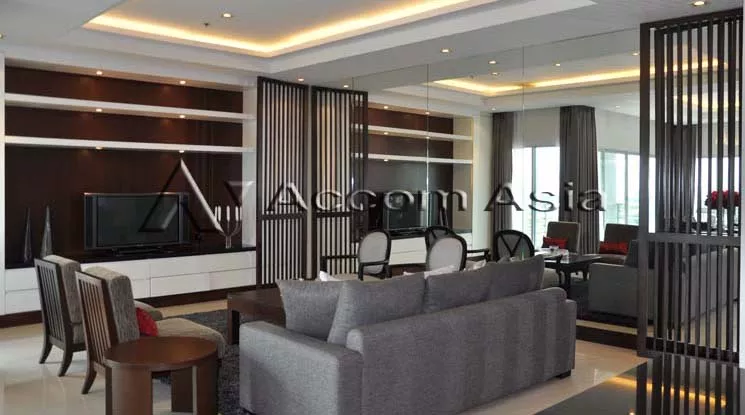 unit 3 Bedrooms  Apartment For Rent in Ploenchit, Bangkok  near BTS Ploenchit (13000864)