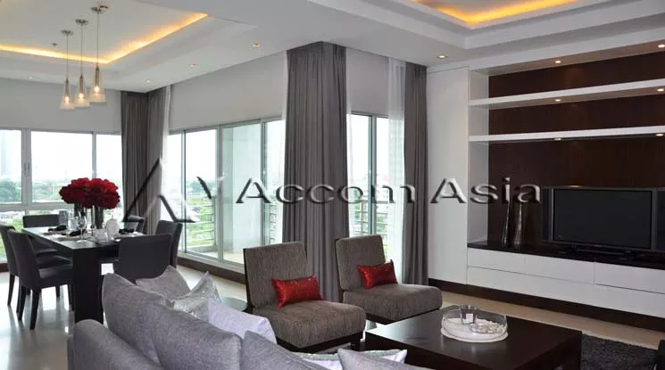 unit 3 Bedrooms  Apartment For Rent in Ploenchit, Bangkok  near BTS Ploenchit (13000864)