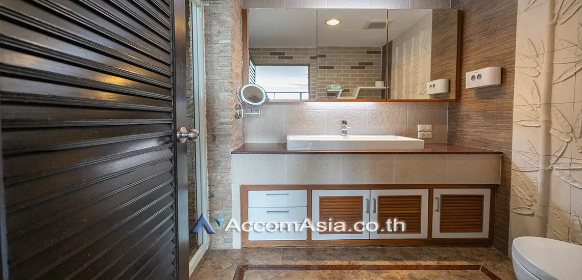 12  2 br Condominium For Rent in Sukhumvit ,Bangkok BTS Nana at Lake Green 13000866