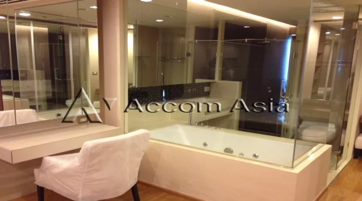 unit 1 Bedroom  Condominium For Rent & Sale in Silom, Bangkok  near BTS Chong Nonsi (13000869)